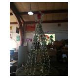 Metal tree decor
