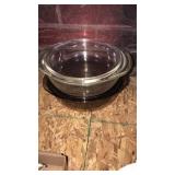2 Pyrex bowls with lids