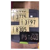 5 vintage Taxi license plates. One Mississippi