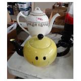 2 Tea Pots