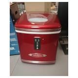 Ice machine * Nastalga brand * Looks great!