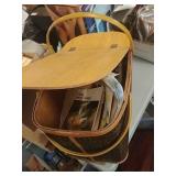 Big VINTAGE PICNIC Basket full of patterns &