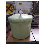 Vintage Sears pressure cooker.  
Color: Avacado