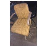 2 chairs on wheels don