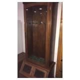 Gun cabinet with keys but drawers are wanky and