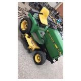 John Deere 245 runs