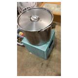 Aluminum stock pot & cardboard file box