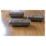 3 Lionel train cars. 2 are 1690, one is 1691