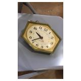 GE wall clock. Said to work