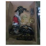 Group of 2 pocket watches, 2 knives, safety