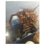 Group of wreaths, lamps, pictures and other