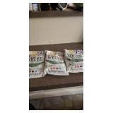36oz of CANDY MELTS. VANILLA FLAVORED,  GREEN IN