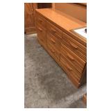 Californian furniture dresser 5ft wide with