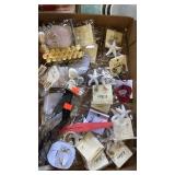Flat of assorted jewelry