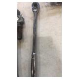 Snap on socket wrench