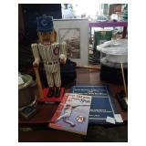 Cubs nutcracker, mark McGwire and Sammy Sosa