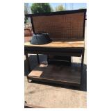 Work bench with pitch fork