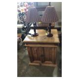 Chair with wicker bottom, two plaid lamps and end