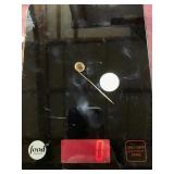 10 karat gold stick a pin with Redstone weighs