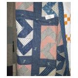 Small quilt possibly large throw or twin size bed
