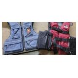 Pair of life jackets. Stearns and Canada. Sz