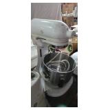 Kitchen aid heavy duty mixer with 3 mixing