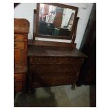 Very good dresser. Nice condition. 42x20x35. 67
