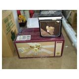 52" Dual mount ceiling fan, and a car litter