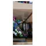 Box with pictures, clocks  and flowers