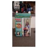 MAGIC MESH HANDS FREE SCREEN DOOR