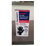 S/MD COMPRESSION GLOVE by THERAWORX. COMPRESSION