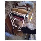 Purses stand and beaded collar