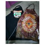 2 grilling aprons