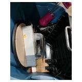 Kitchenware, toaster ,knives Kitchenware, toaster ,knives
