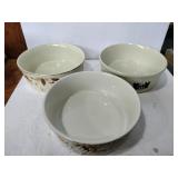 3 Hall kitchenware serving dishes 3 Hall kitchenware serving dishes