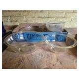 5 Pyrex bowls, baking dishes 5 Pyrex bowls, baking dishes