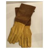 New welding gloves size medium New welding gloves size medium