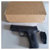 40sw Smith and Wesson mp 40 pistol 1 magazine and 40sw Smith and Wesson mp 40 pistol 1 magazine and