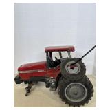 Case toy tractor front tire broke Case toy tractor front tire broke
