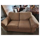Broyhill sofa loveseat 60x30x30 Broyhill sofa loveseat 60x30x30