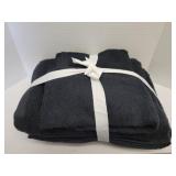 2 Room Essentials Bath towels & 2 Hand towels 2 Room Essentials Bath towels & 2 Hand towels