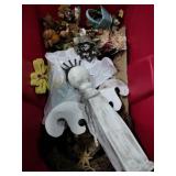 Tote of Christmas Thanksgiving decor Tote of Christmas Thanksgiving decor