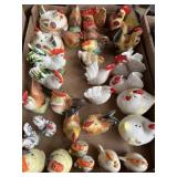 Ceramic hens / Roosters shakers 2-5 inches Ceramic hens / Roosters shakers 2-5 inches