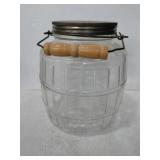 Glass jar with lid and handle Glass jar with lid and handle