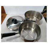 2 Revere Ware pots with lids 2 Revere Ware pots with lids