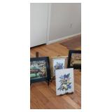 Picture stands with floral pictures