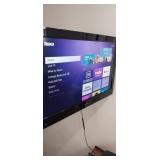 Hisense 32in tv with Roku tv stick and remotes no