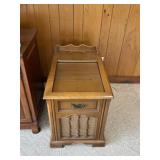 Pair of Magnavox MCM end table speakers 19x40x24
