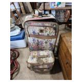 Leisure suitcase and carry bag