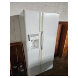 Frigidaire Refrigerator sold as found 28x28x65